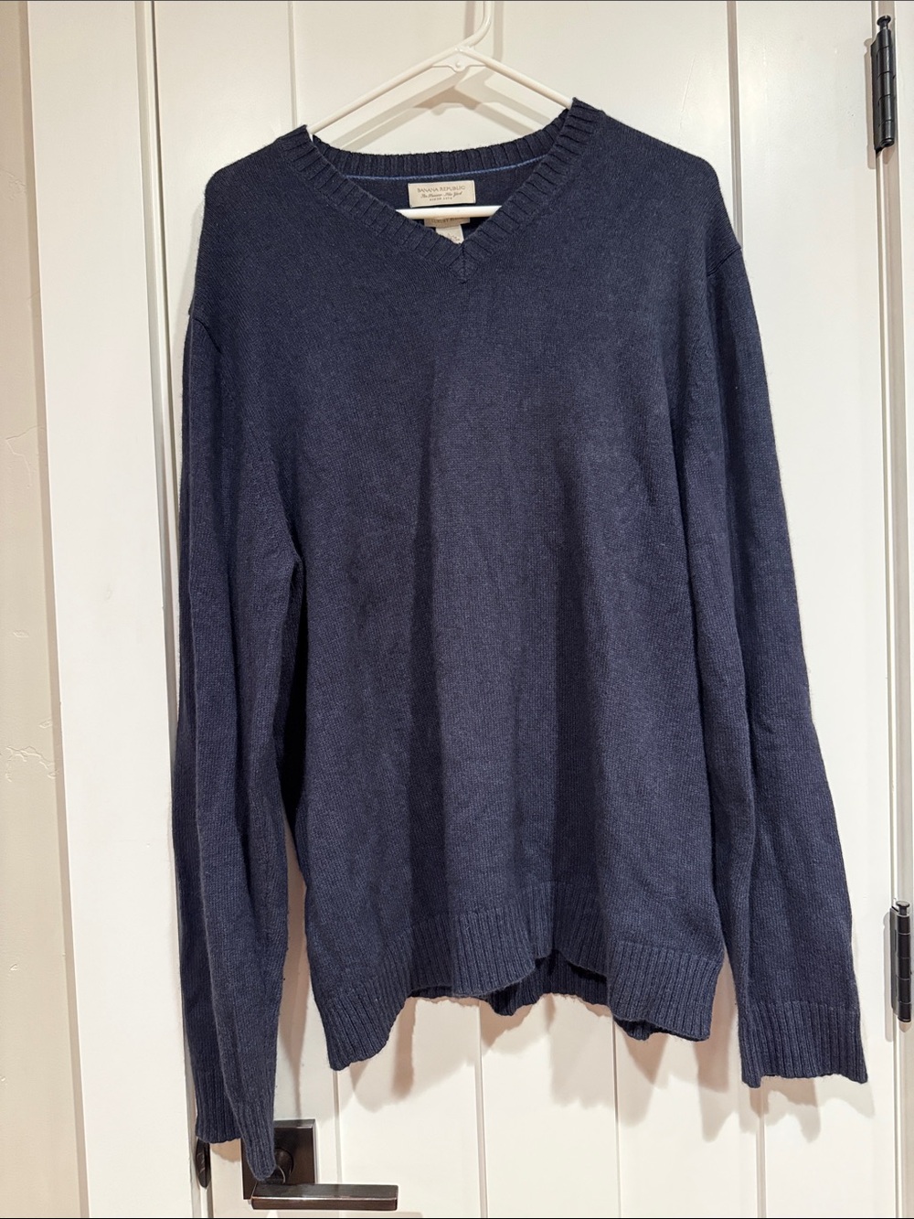 Vintage Luxury Banana Republic Men's Line Navy V-Neck Sweater